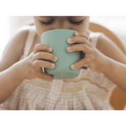 BEABA ® Siliconen Beker In Saliegroen -Kleintje Luxe beaba siliconen beker in saliegroen a392949 3