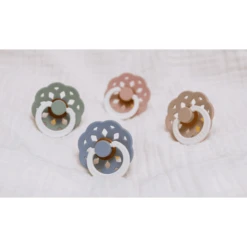 BIBS Fopspeen Boheme 6-18 Maanden, Blush & Vanille Night Glow -Kleintje Luxe bibs fopspeen boheme 6 18 maanden blush amp vanille night glow a353776 2