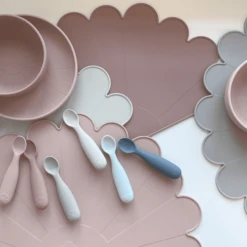 Cam Cam Copenhagen Cam Cam® COPENHAGEN Siliconen Lepel Bloem, Licht Sand /Aarde, Set Van -Kleintje Luxe cam cam copenhagen siliconen lepel bloem licht sand aarde set van a371046 3