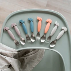 Done By Deer ™ Easy-grip Lepel En Vork Set, Hert Friends Roze 6 Done By Deer ™ Easy-grip Lepel En Vork Set, Hert Friends Roze -Kleintje Luxe done by deer easy grip lepel en vork set hert friends roze a373549 1