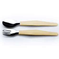 Everyday Baby Bestek Om Te Leren Eten, Roestvrij Staal Met Siliconen Handvat, 2-delig Zacht Yellow -Kleintje Luxe everyday baby bestek om te leren eten roestvrij staal met siliconen handvat 2 delig zacht yellow a344142 2
