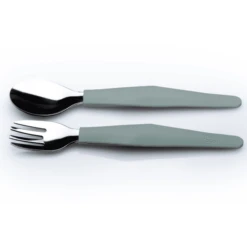 Everyday Baby Bestek Om Te Leren Eten, Roestvrij Staal Met Siliconen Handvat, 2 Stuks Harmony Green -Kleintje Luxe everyday baby bestek om te leren eten roestvrij staal met siliconen handvat 2 stuks harmony green a344144 2