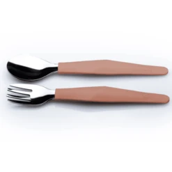 Everyday Baby Bestek Om Te Leren Eten, Roestvrij Staal Met Siliconen Handvat, 2 Stuks Nature Rood -Kleintje Luxe everyday baby bestek om te leren eten roestvrij staal met siliconen handvat 2 stuks nature rood a344136 2