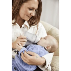 Everyday® Baby Glazen Babyfles Healthy+ 150 Ml, Quiet Grey -Kleintje Luxe everyday baby glazen babyfles healthy 150 ml quiet grey a343977 4