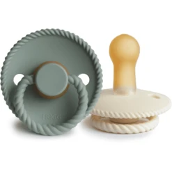 FRIGG Fopspeentouw Latex Cream /Sage 6-18 Maanden, 2 Stuks -Kleintje Luxe frigg fopspeentouw latex cream sage 6 18 maanden 2 stuks a397767 3