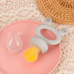 Haakaa® Beschermdop, Voor Vruchtenspeen 9 Haakaa® Beschermdop, Voor Vruchtenspeen -Kleintje Luxe haakaa beschermdop voor vruchtenspeen a345445 4