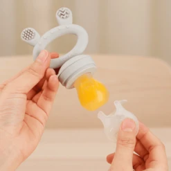 Haakaa® Vruchtenspeen, Incl. Diepvriesdeksel Set Geel -Kleintje Luxe haakaa vruchtenspeen incl diepvriesdeksel set geel a345438 4