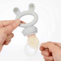 Haakaa® Vruchtenspeen, Incl. Diepvriesdeksel Set Grijs -Kleintje Luxe haakaa vruchtenspeen incl diepvriesdeksel set grijs a345436 2