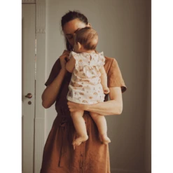 Name It Jurk Nbfhania Créme De Pêche -Kleintje Luxe name it jurk nbfhania creme de peche a416450 2