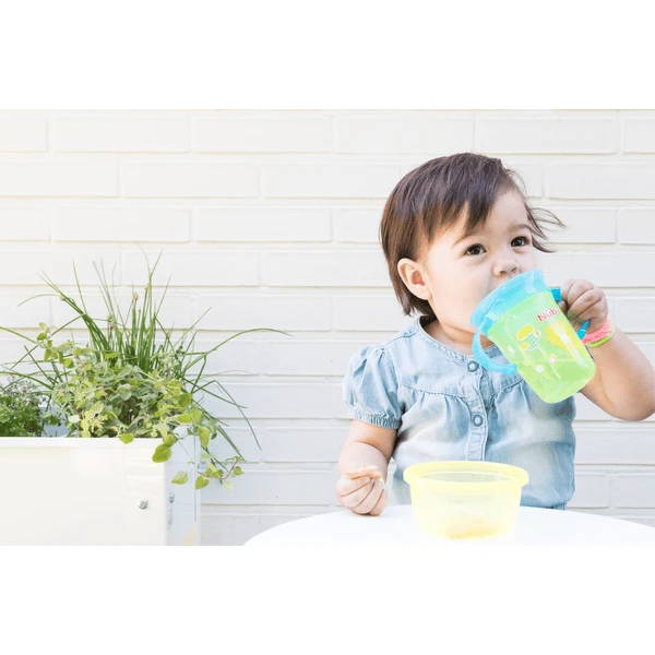 Nuby Nûby 360° Tritan Drinkbeker WONDER CUP 240 Ml In Groen 4 Nuby Nûby 360° Tritan Drinkbeker WONDER CUP 240 Ml In Groen - Afbeelding 4