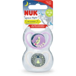 NUK Fopspenen Space Night Maat 3 Siliconen Kat/ Vuurvliegje, 4 Stuks -Kleintje Luxe nuk fopspenen space night maat 3 siliconen kat vuurvliegje 4 stuks a305702 4