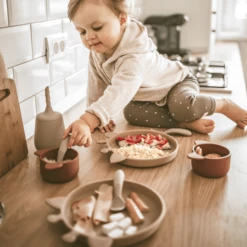 Nuuroo Siliconenbord Akila Giraffe 2 Stuks, Houtrose -Kleintje Luxe nuuroo siliconenbord akila giraffe 2 stuks houtrose a363190 4