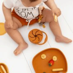 The Cotton Cloud Silicone Snack Beker Caramel -Kleintje Luxe the cotton cloud silicone snack beker caramel a319889 3